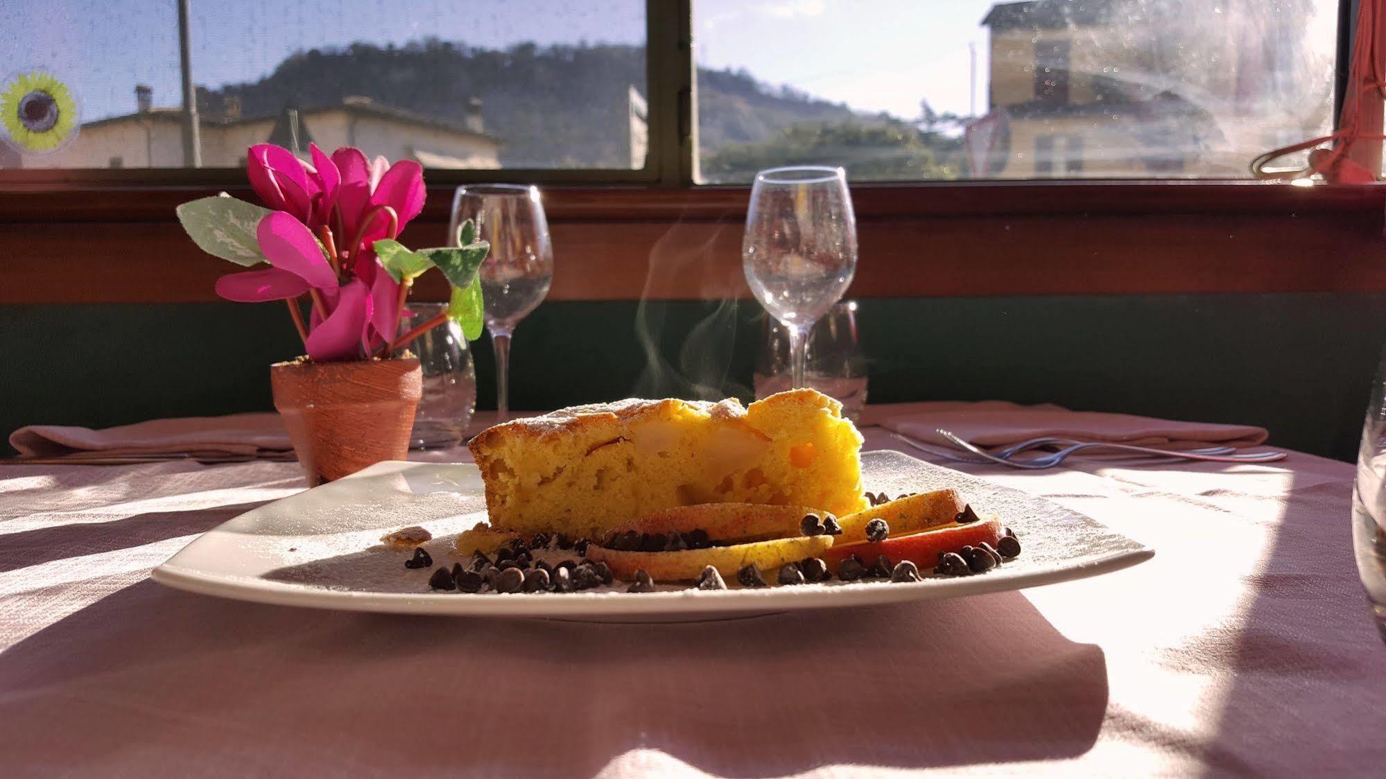 Hotel Ristorante Umbria ออร์เวียโต ภายนอก รูปภาพ