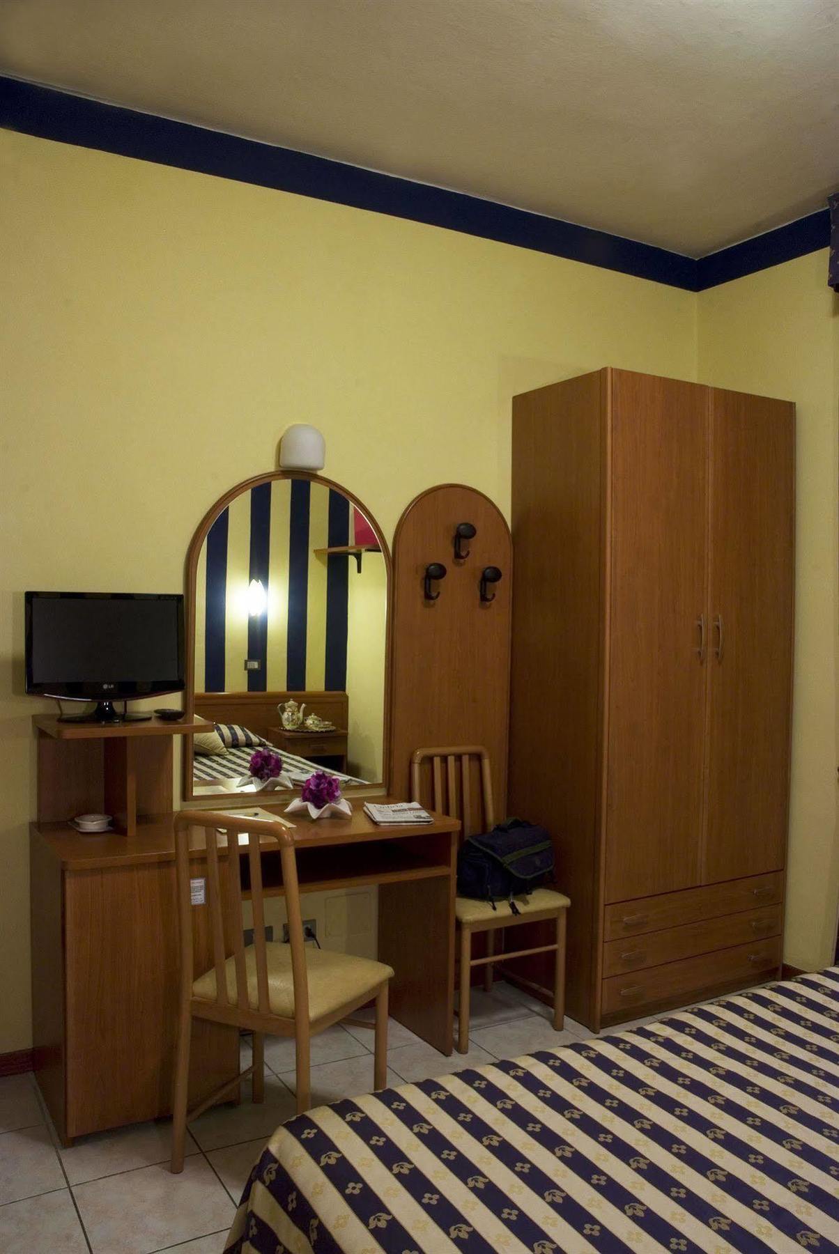 Hotel Ristorante Umbria ออร์เวียโต ภายนอก รูปภาพ