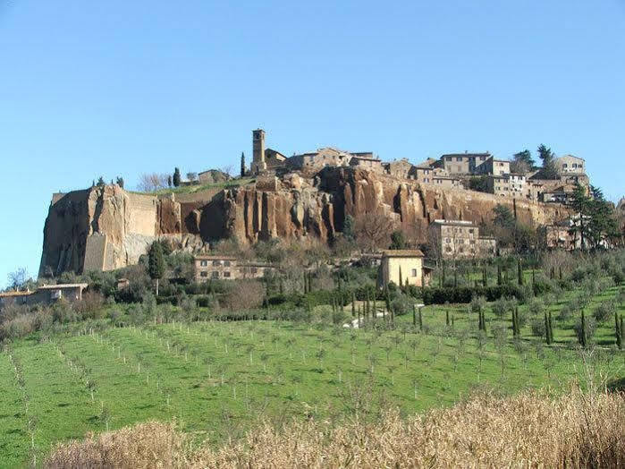 Hotel Ristorante Umbria ออร์เวียโต ภายนอก รูปภาพ